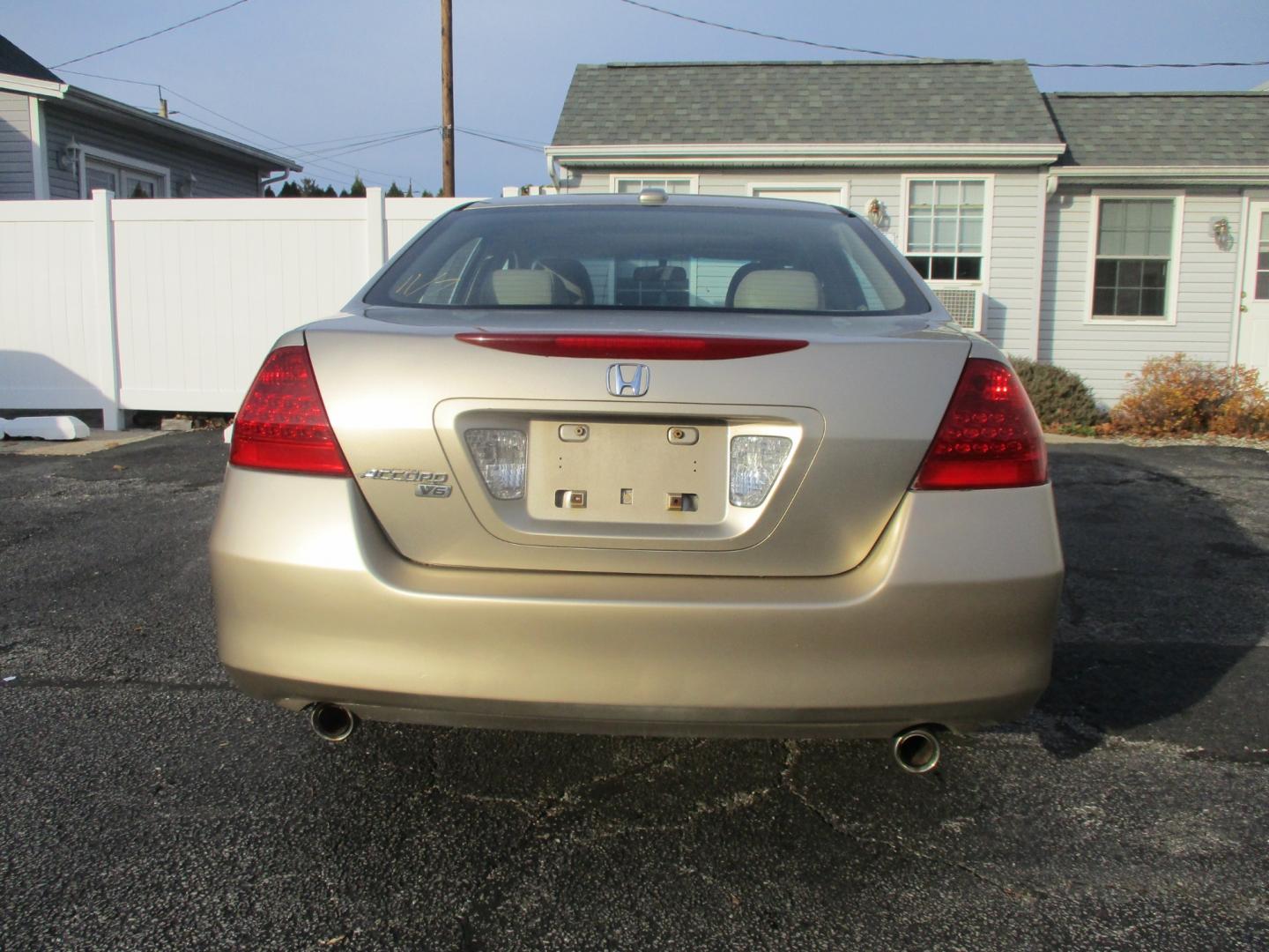 2007 GOLD Honda Accord (1HGCM665X7A) , AUTOMATIC transmission, located at 540a Delsea Drive, Sewell, NJ, 08080, (856) 589-6888, 39.752560, -75.111206 - Photo#5